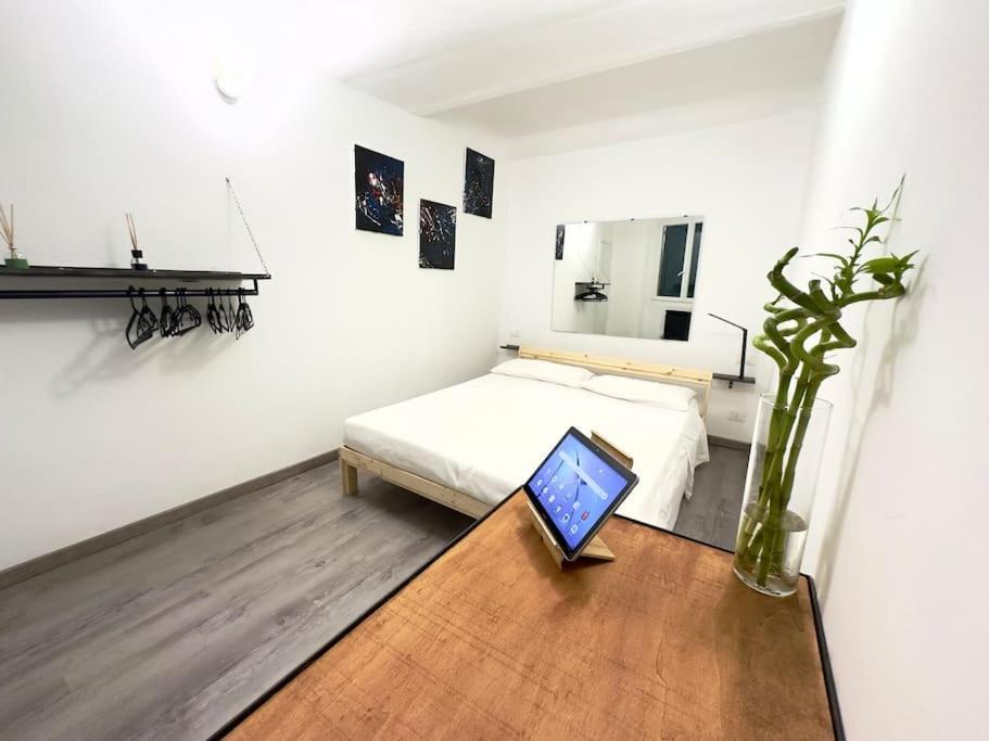 Midway Home, Nel Centro Storico Di Genova Екстер'єр фото